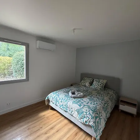 Maison Renovee Climatisee Piscine Commune 15 Minutes En Voiture A 10 Minutes A Pied *
