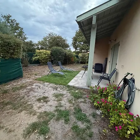 Maison Renovee Climatisee Piscine Commune 15 Minutes En Voiture A 10 Minutes A Pied Дом отдыха *