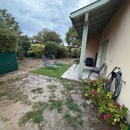 Maison Renovee Climatisee Piscine Commune 15 Minutes En Voiture A 10 Minutes A Pied Дом отдыха
