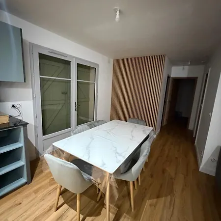 Maison Renovee Climatisee Piscine Commune 15 Minutes En Voiture A 10 Minutes A Pied * Aureilhan (Landes)